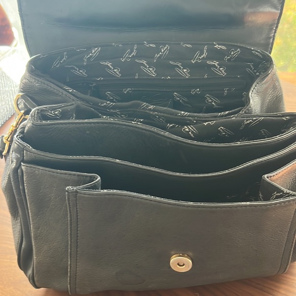 ☀️Vintage Joan Weisz Leather Black Cross body satchel bag gold hardware - Picture 9 of 12